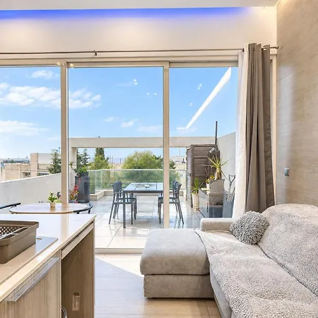 Penthouse With Terrace And Lift * Hamrun
